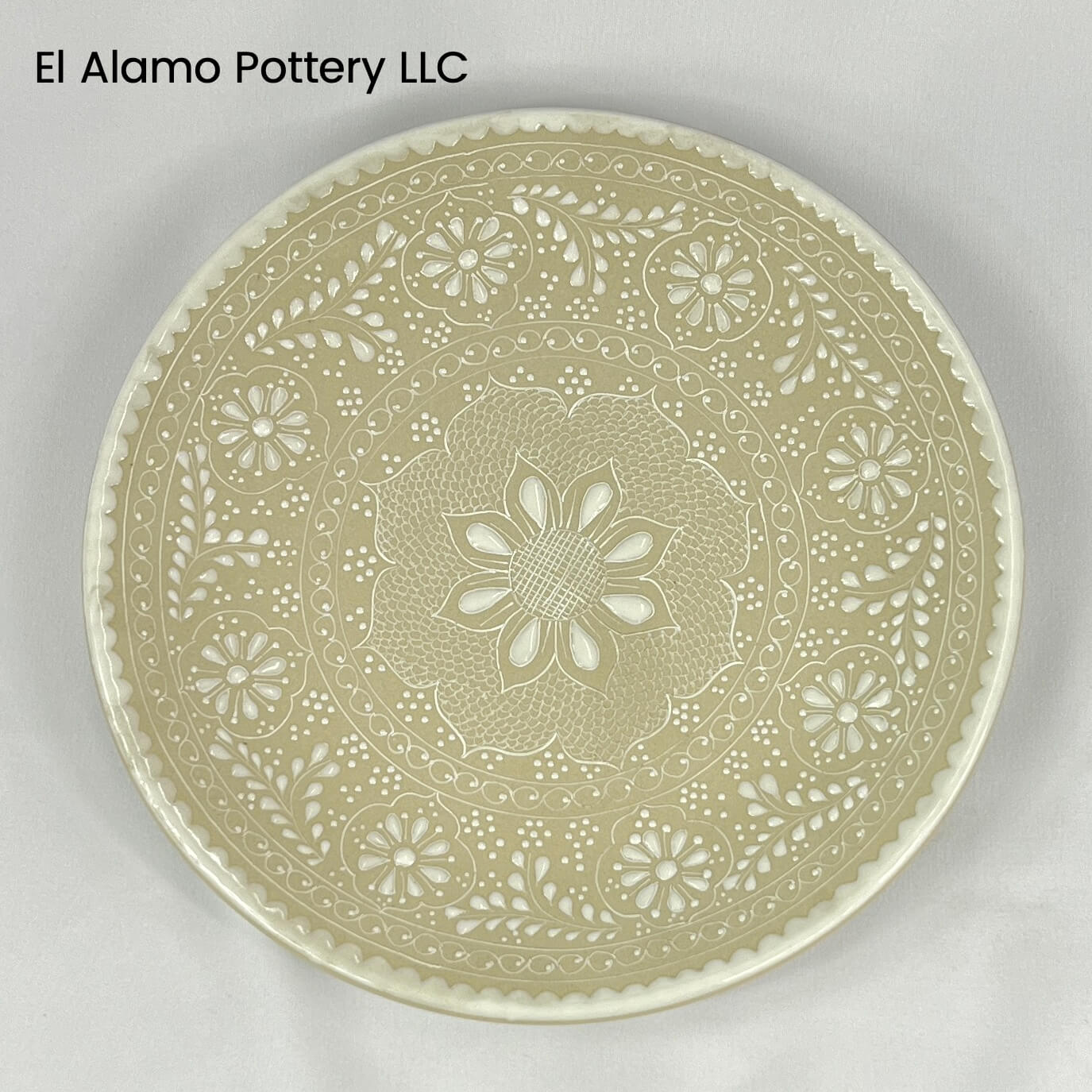 Handcrafted Talavera Appetizer Plate – White on Sandstone Floral Lace (8")